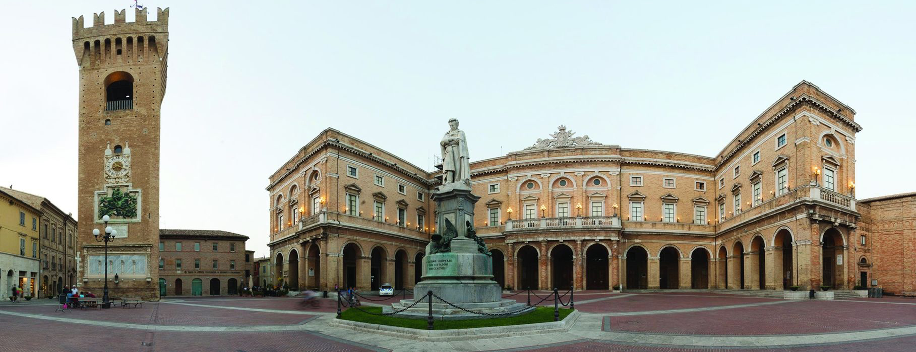 Piazza Giacomo Leopardi